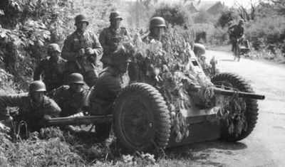 German artillery crews